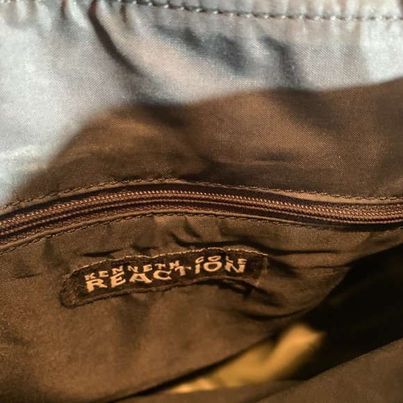 Kenneth Cole Reaction - Cross Body Army-Green Purse - Picture 8 of 11